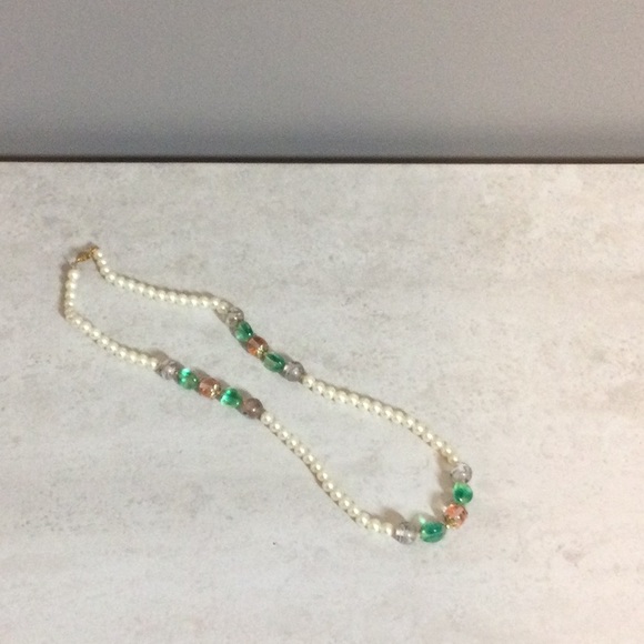 10” Pearl with green, pink, clear beads necklace - Picture 1 of 6